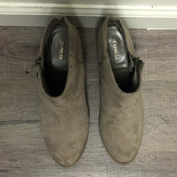 Nude Suede Express Ankle Booties Size 7 - Picture 4 of 8